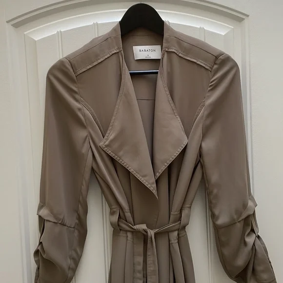 Babaton Kahlo Robe - Picture 2 of 3